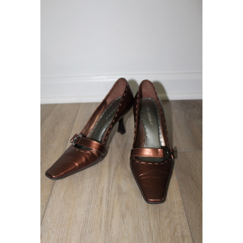 BCBG Women's Metallic Bronze Pointed Toe Buckle Pumps Y2K Heels Size 6B 36
